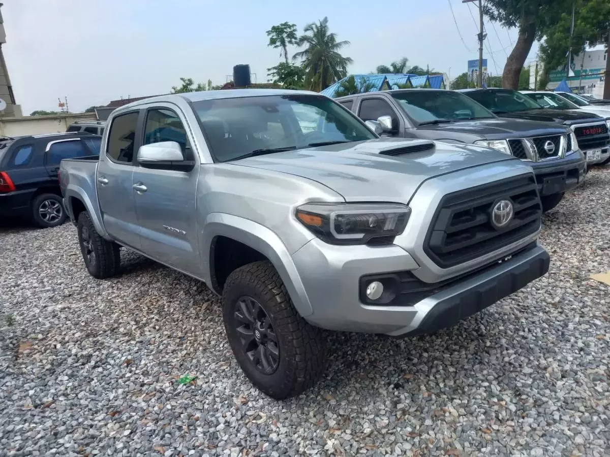 Toyota Tacoma   - 2021