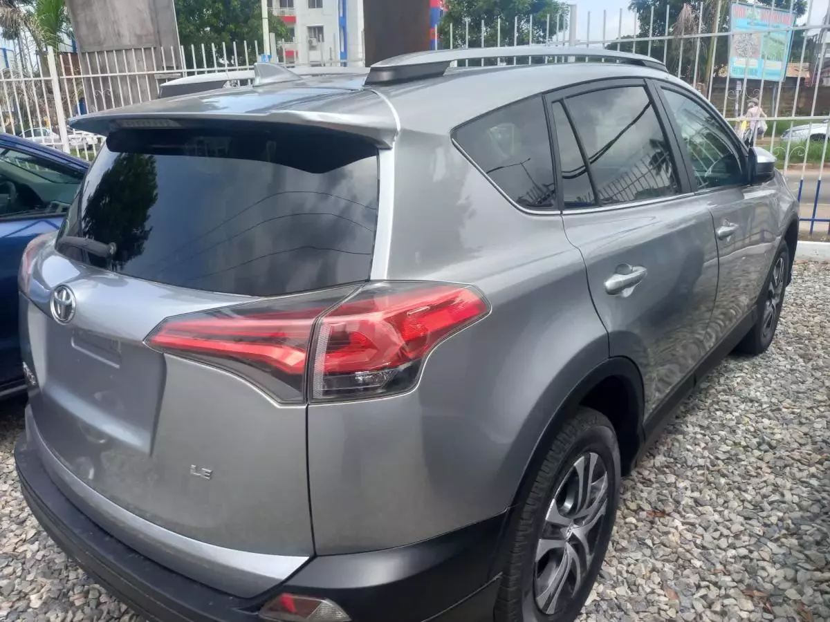 Toyota RAV 4   - 2016