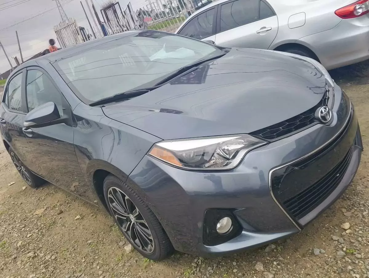 Toyota Corolla   - 2016