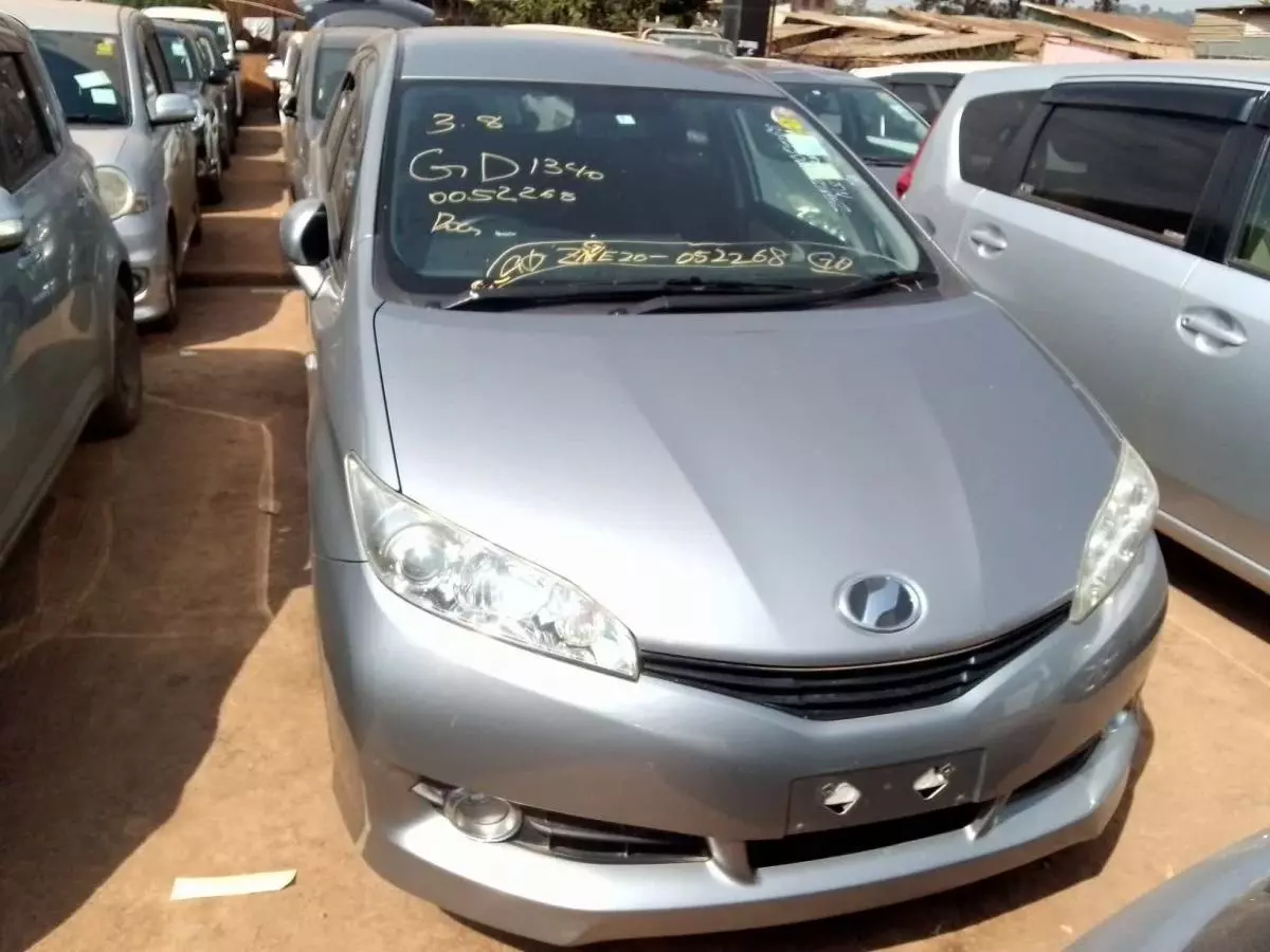 Toyota Wish - 2010