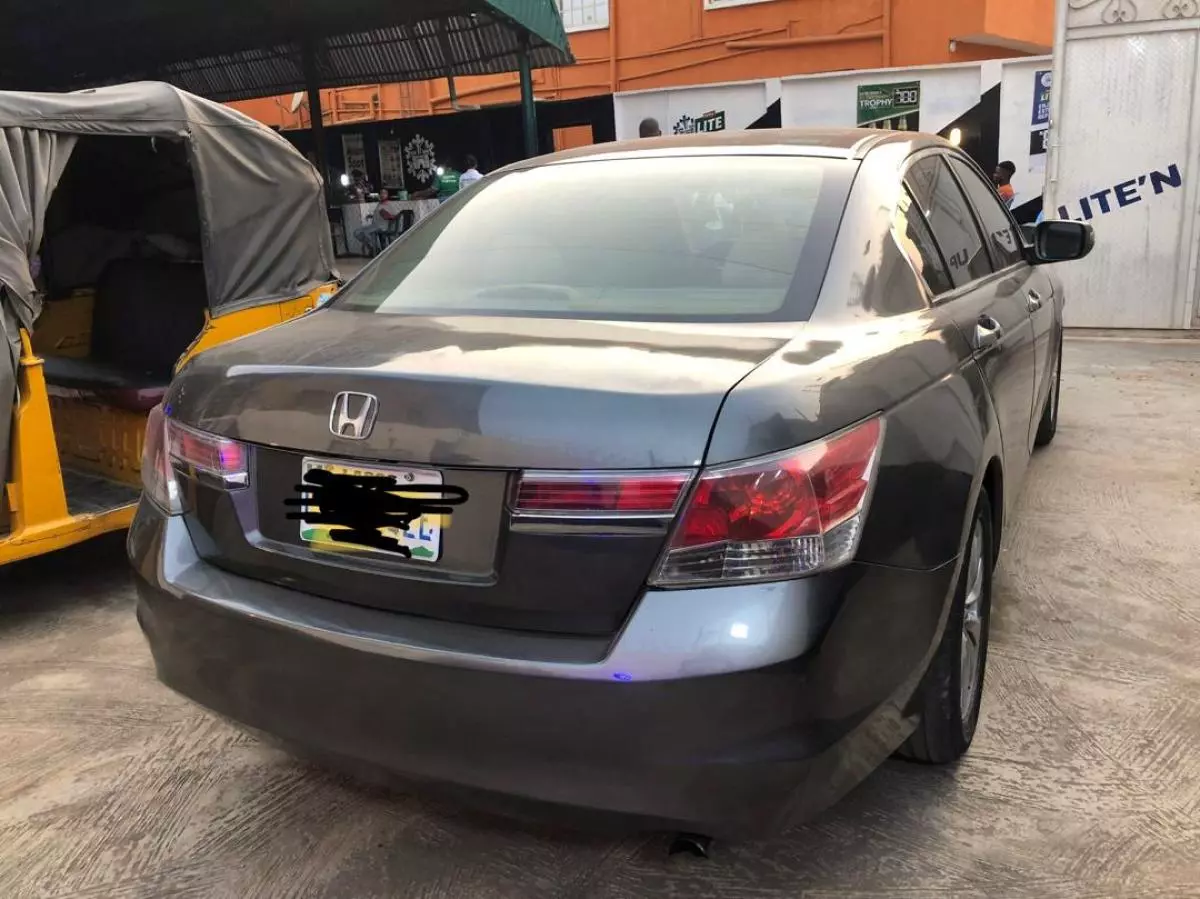 Honda Accord   - 2009