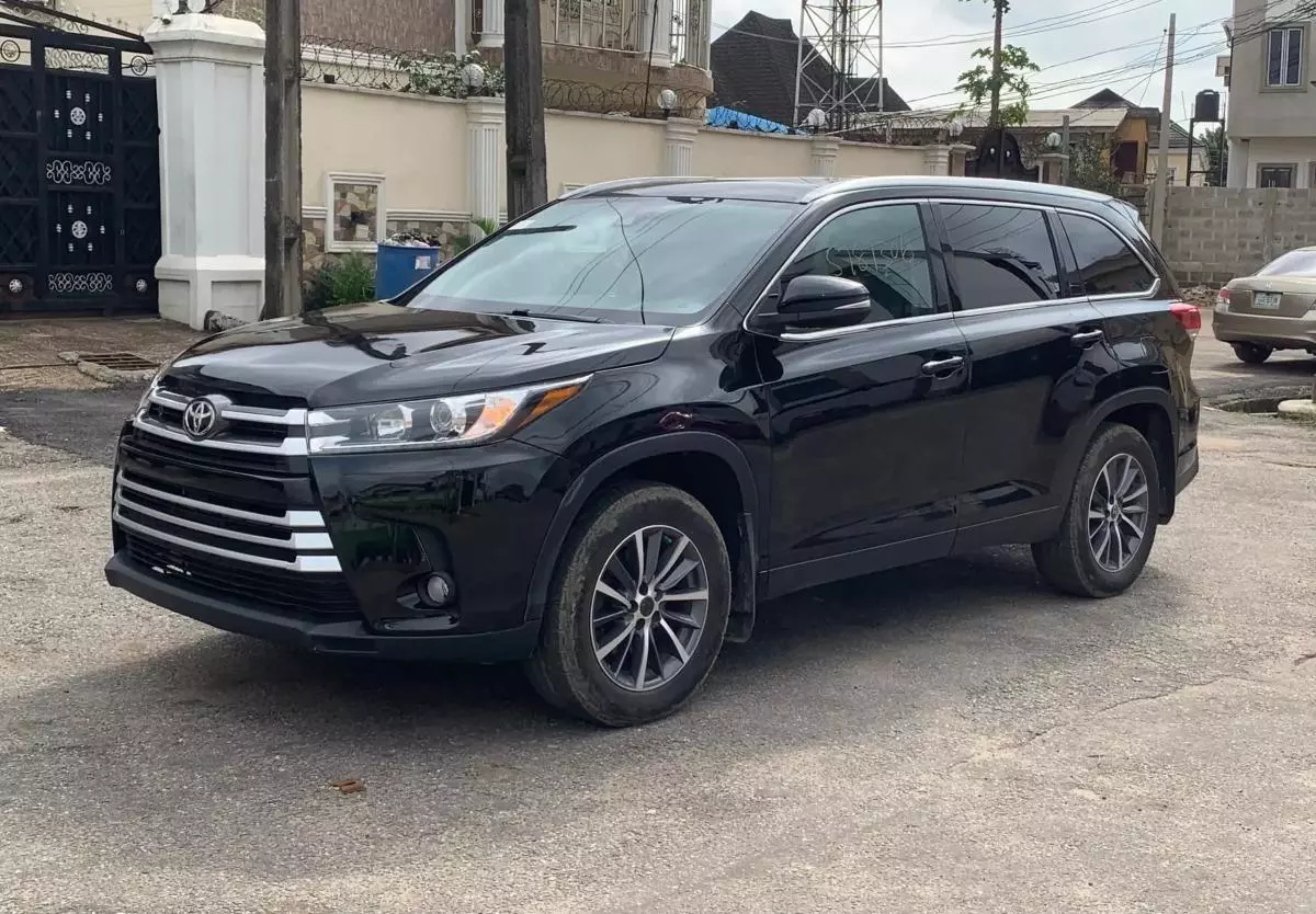 Toyota Highlander   - 2019