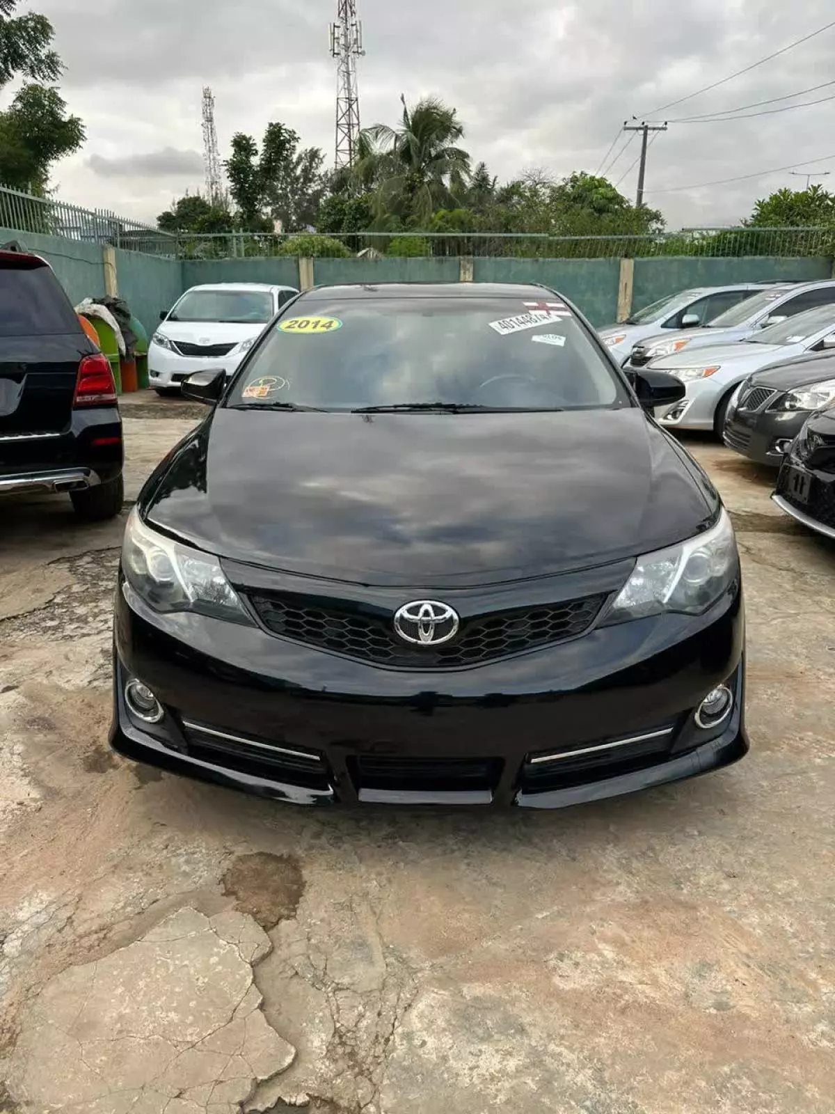 Toyota Camry   - 2014