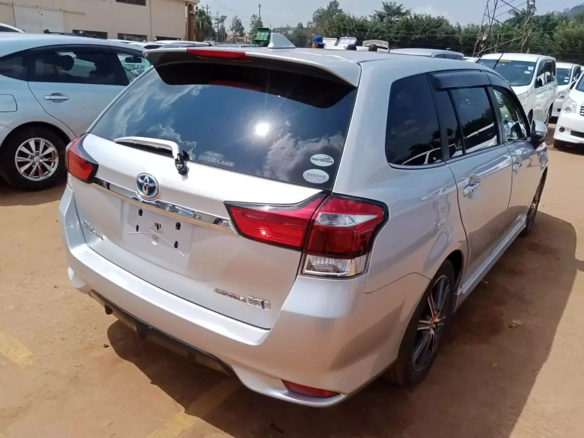 Toyota Fielder hybrid    - 2016