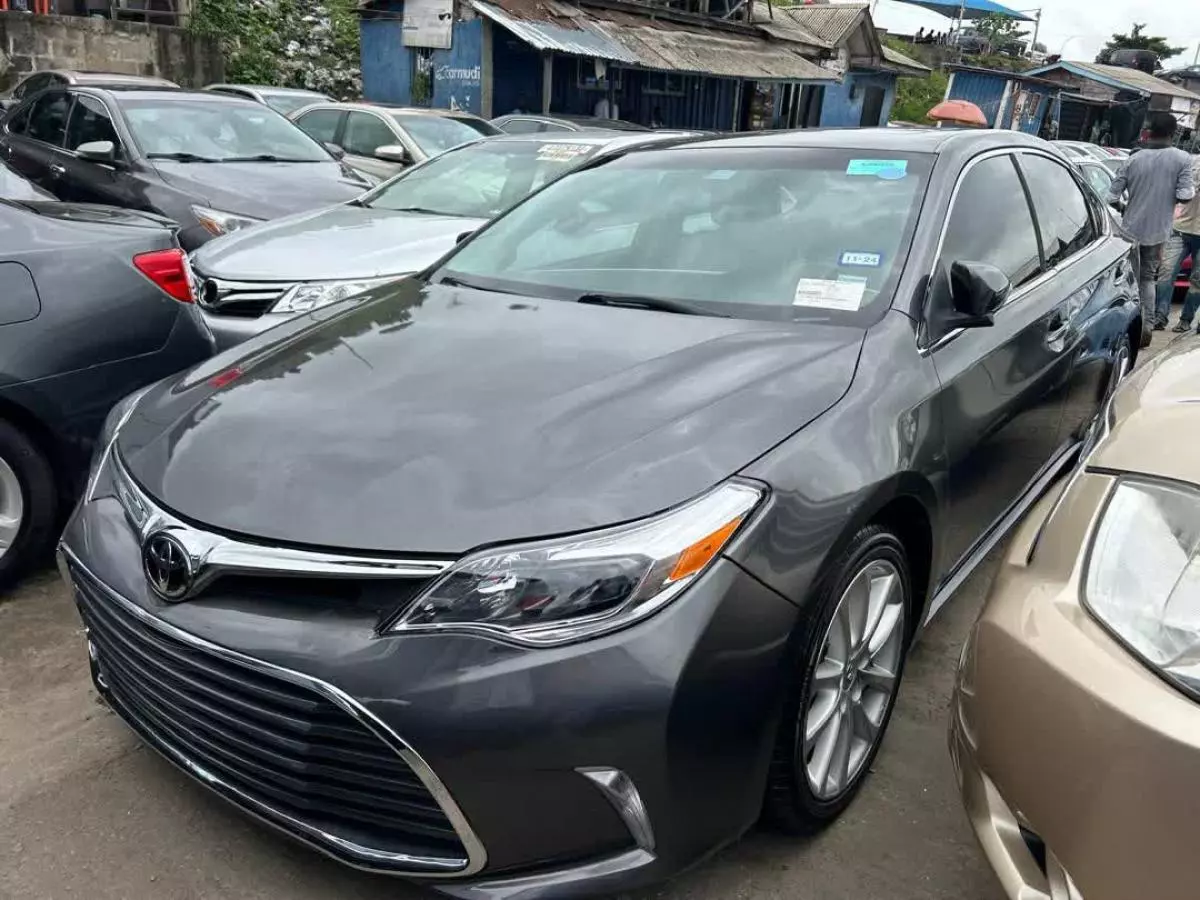 Toyota Avalon   - 2014