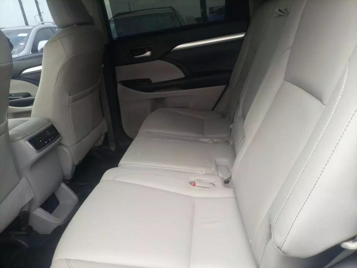 Toyota Highlander - 2014