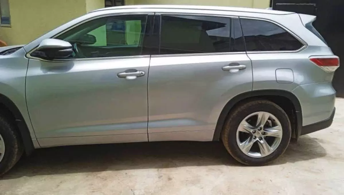 Toyota Highlander   - 2015