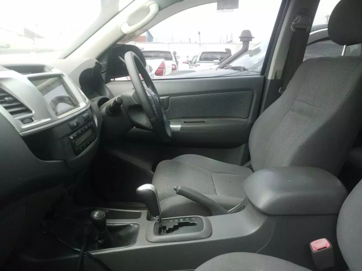 Toyota Hilux - 2011