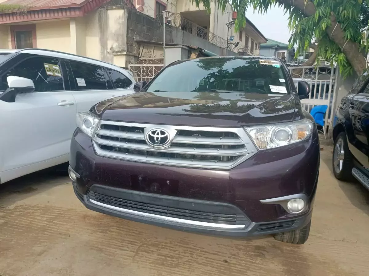 Toyota Highlander   - 2013