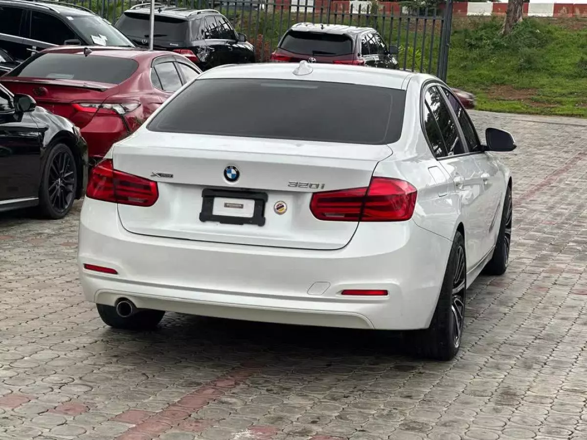 BMW 320   - 2019