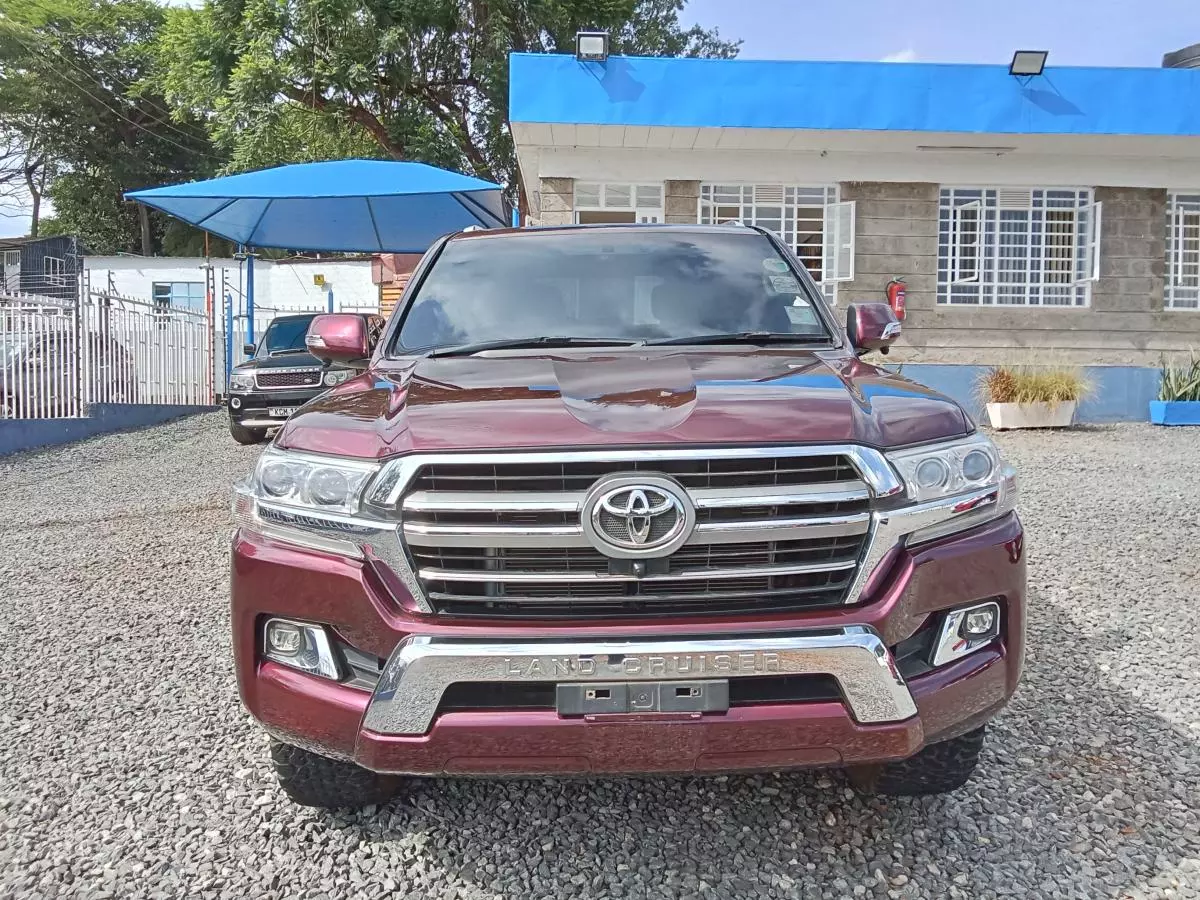 Toyota Landcruiser  V8   - 2013