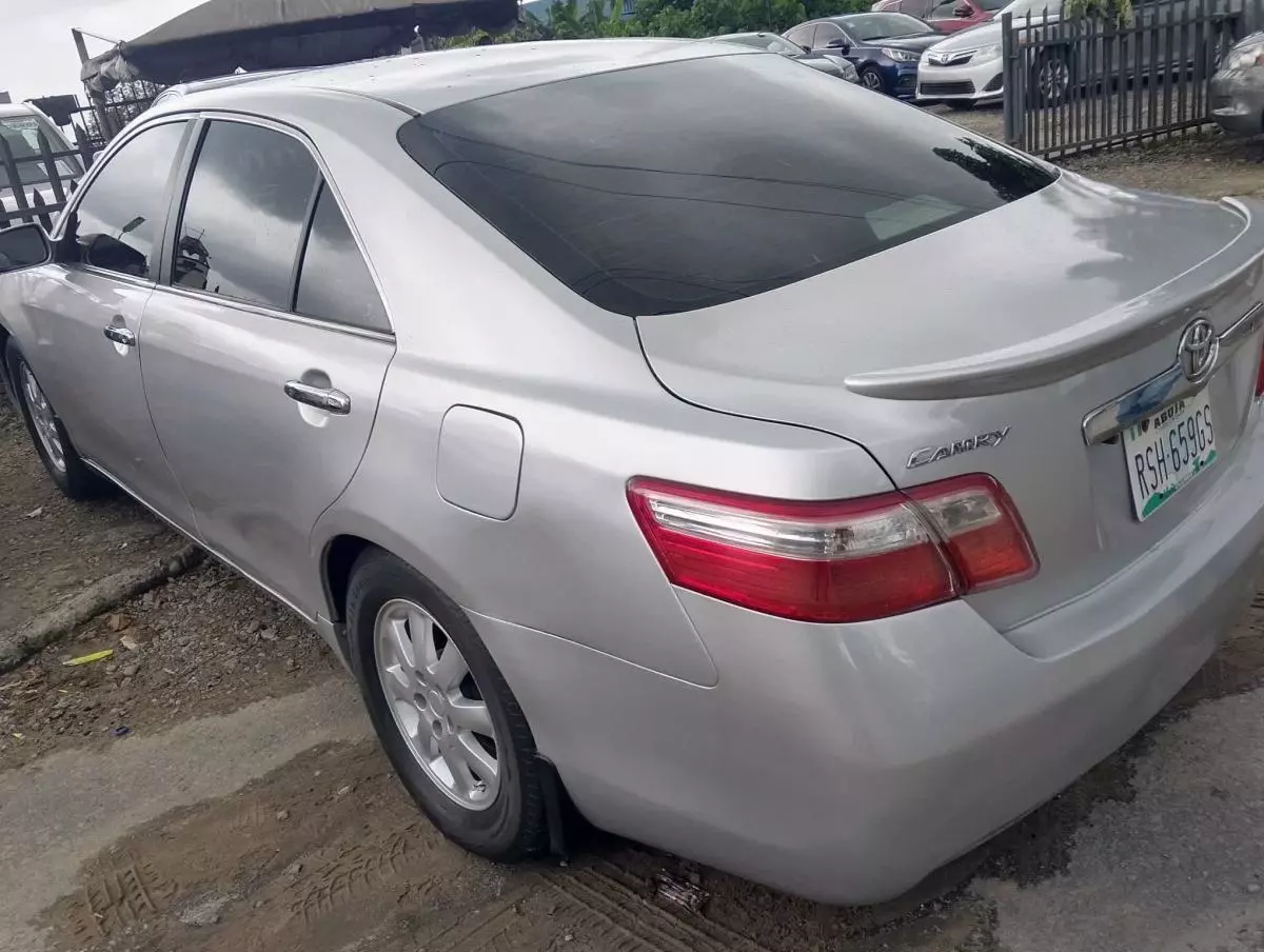 Toyota Camry   - 2008