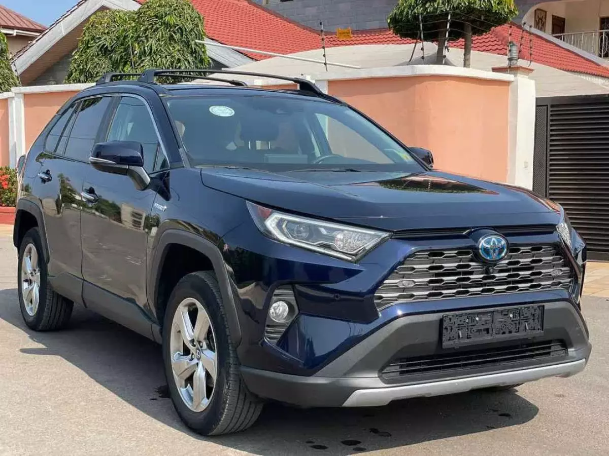 Toyota RAV 4   - 2021