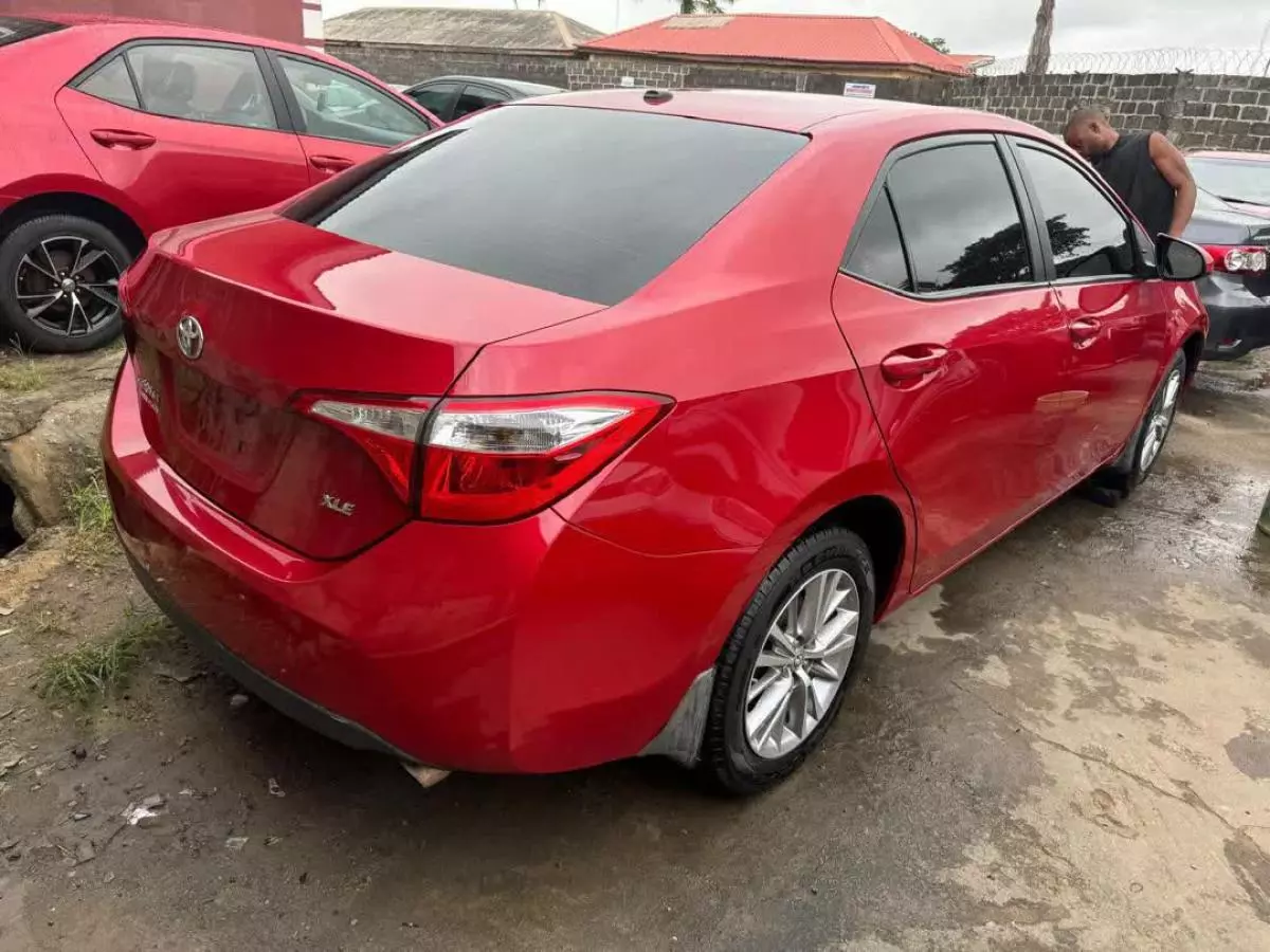 Toyota Corolla   - 2014