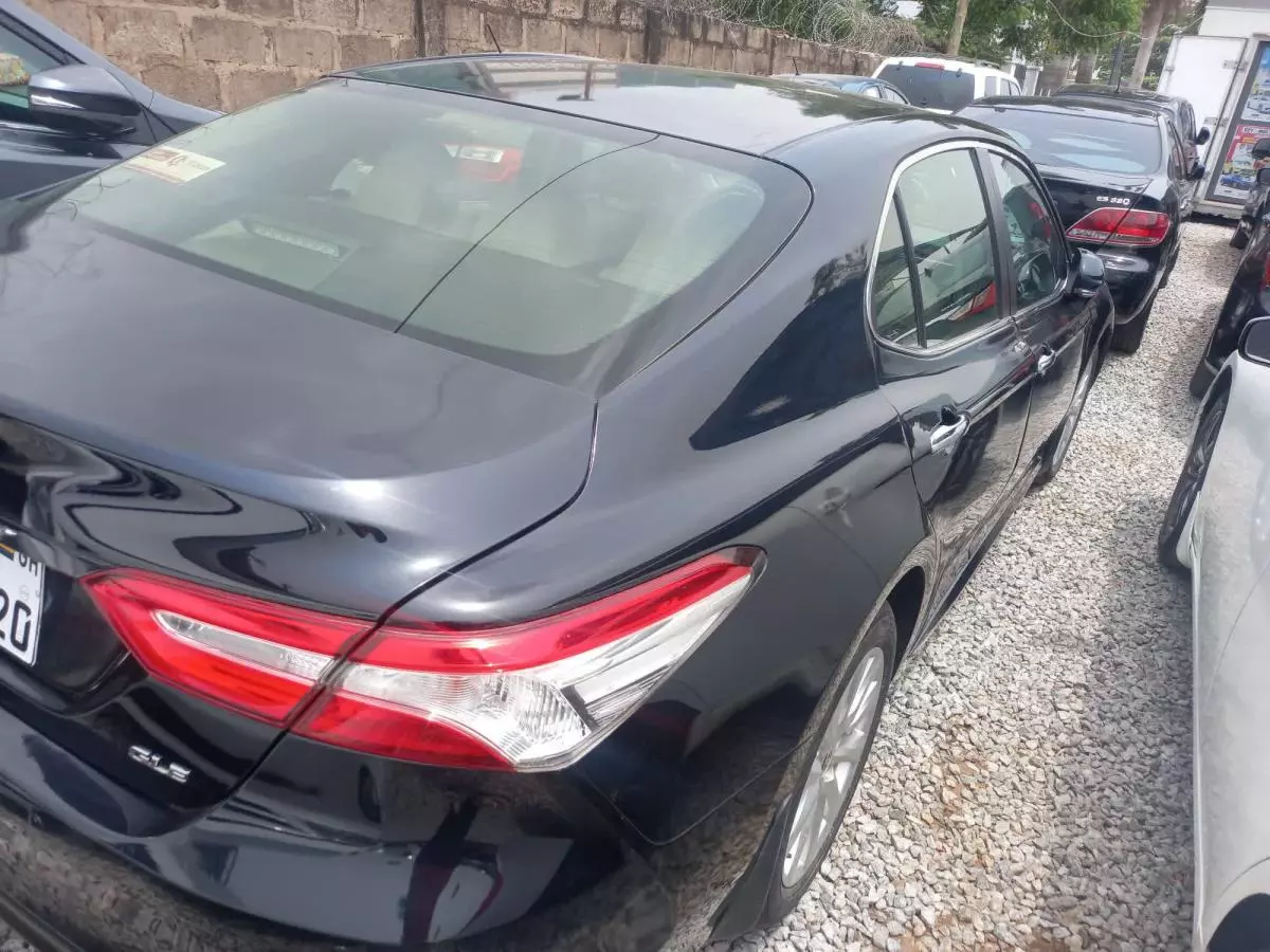 Toyota Camry - 2020