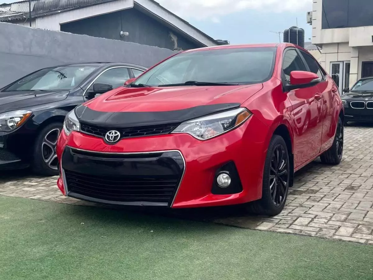 Toyota Corolla   - 2015