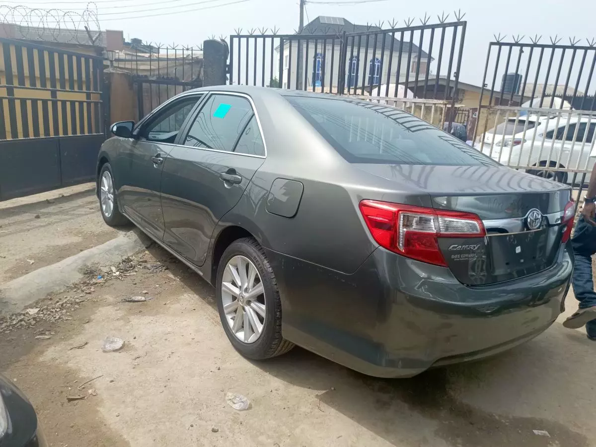 Toyota Camry   - 2013