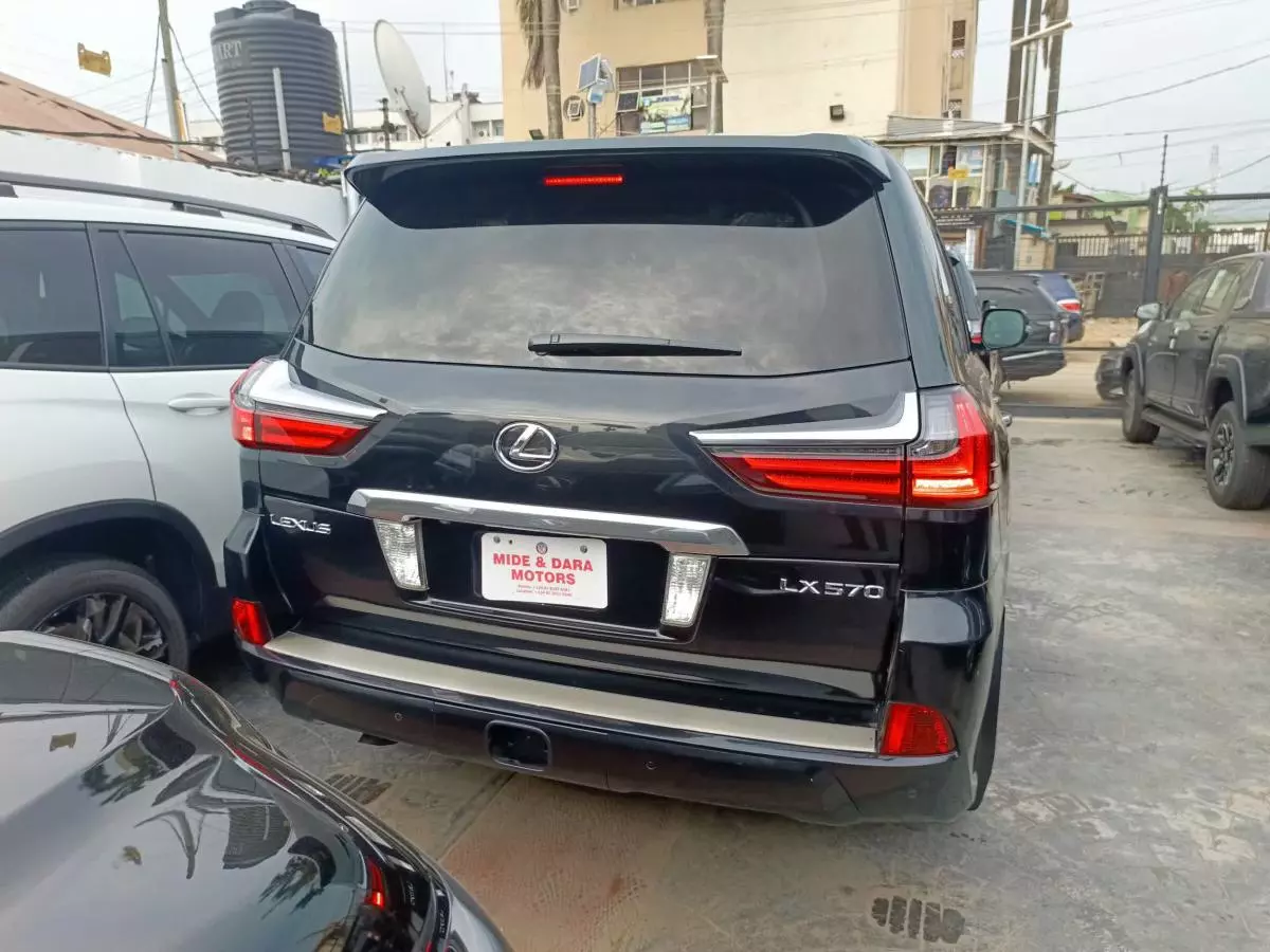 Lexus LX 570   - 2016