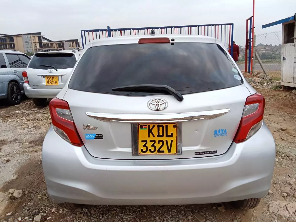 Toyota Vitz   - 2017