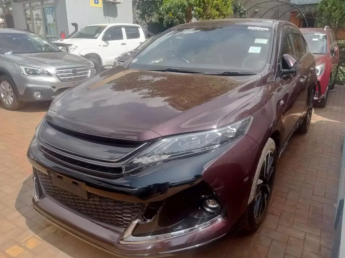 Toyota Harrier   - 2016