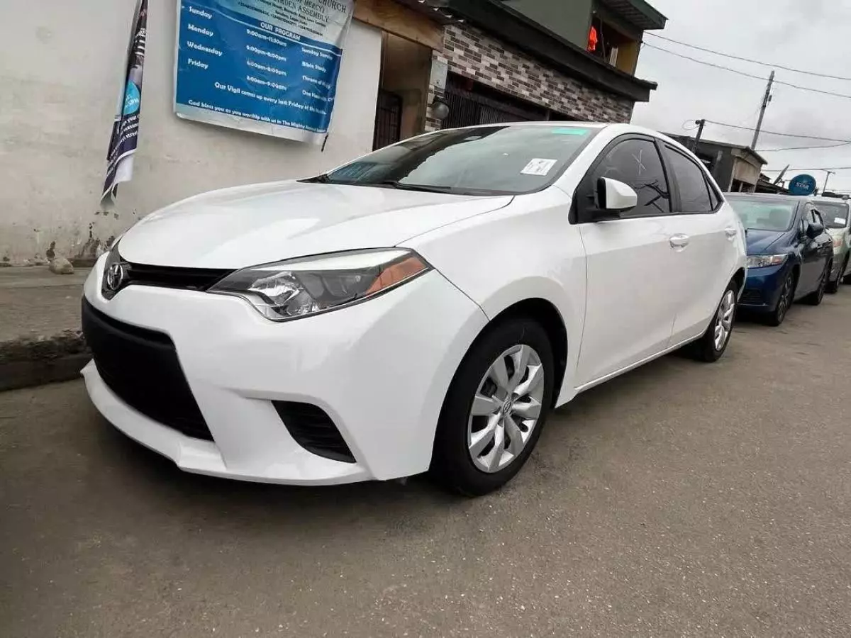 Toyota Corolla   - 2014