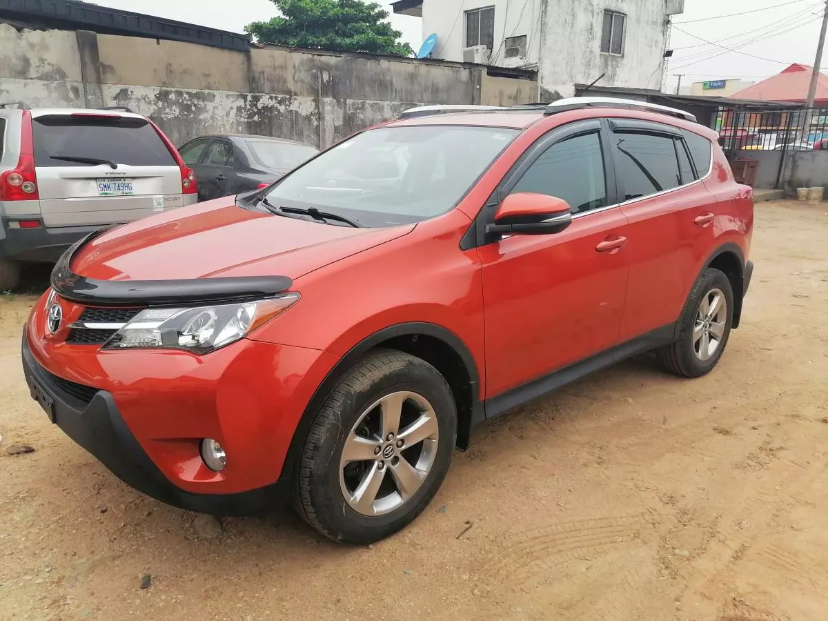 Toyota RAV 4   - 2015