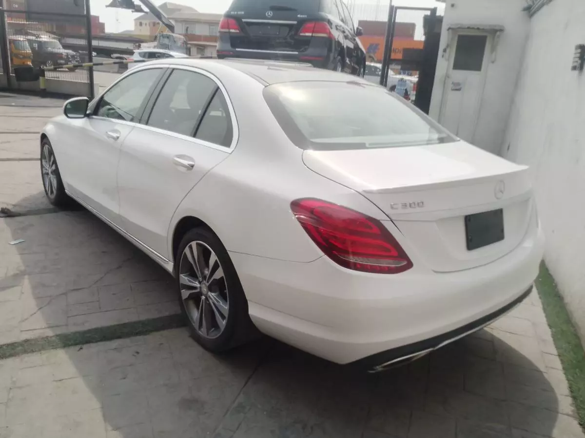 Mercedes-Benz C 300   - 2015