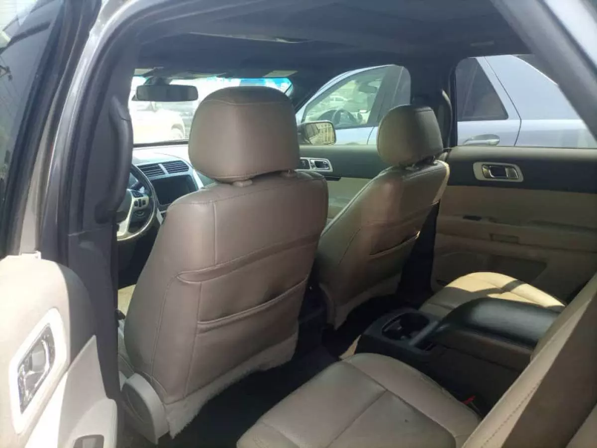 Ford Explorer - 2013
