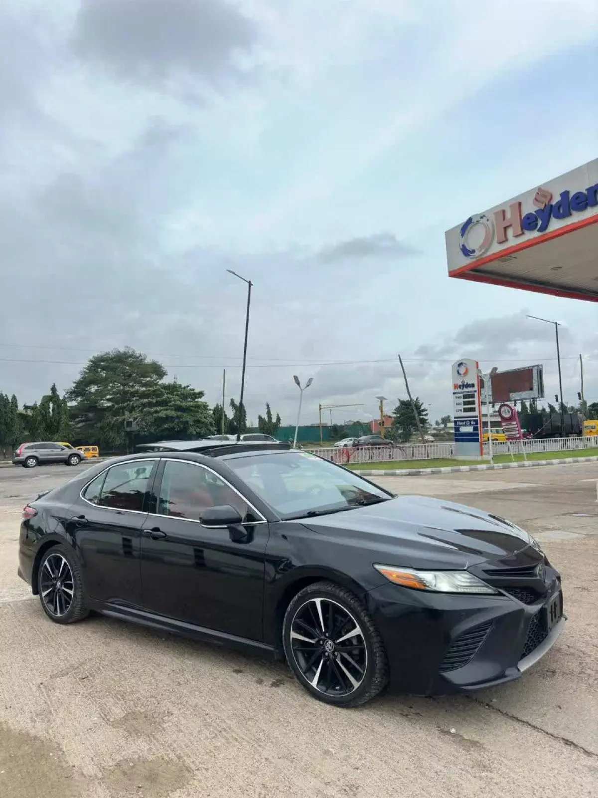 Toyota Camry   - 2018