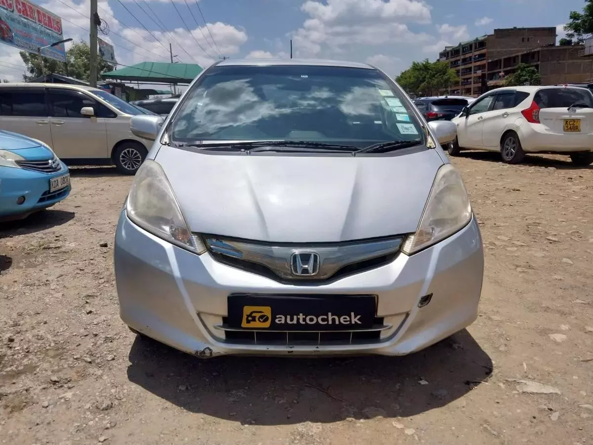 Honda Fit Hybrid    - 2012