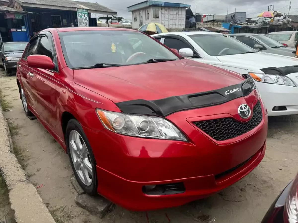 Toyota Camry   - 2009