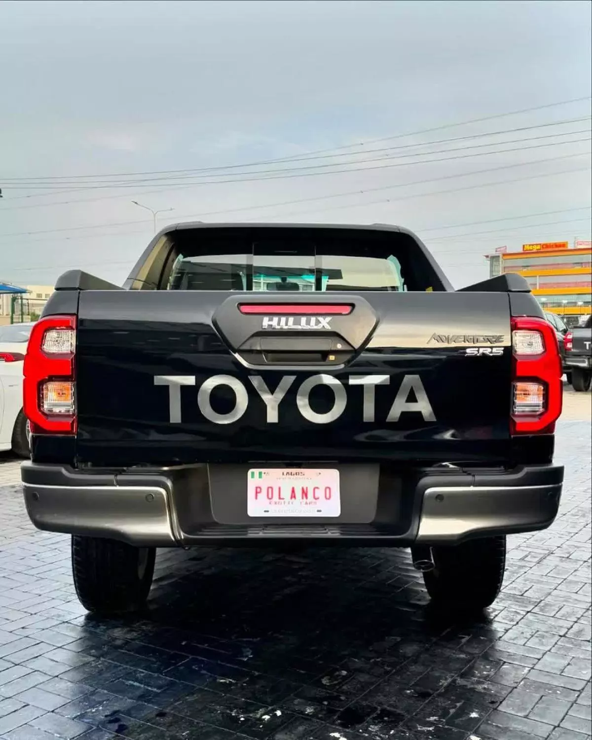 Toyota Hilux   - 2024