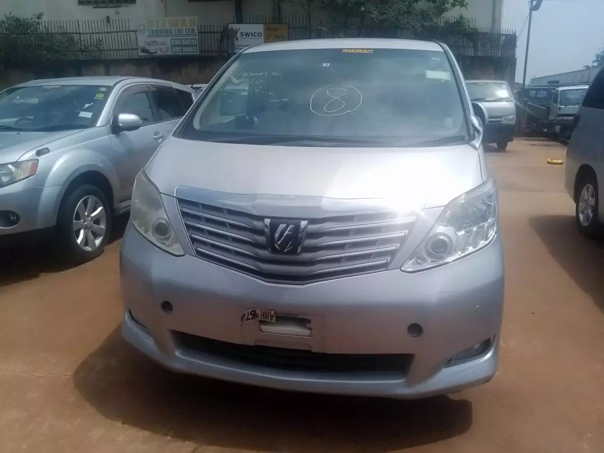 Toyota Alphard   - 2011