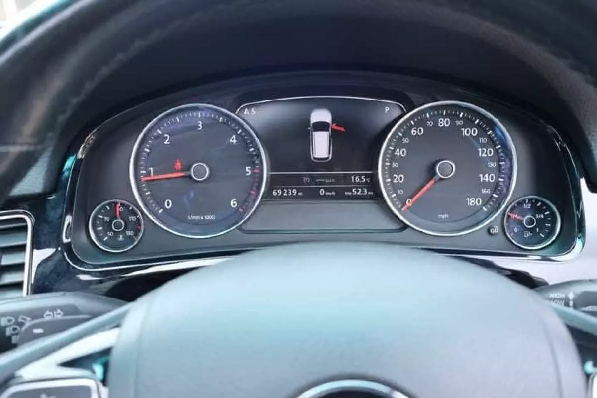 Volkswagen Touareg   - 2014
