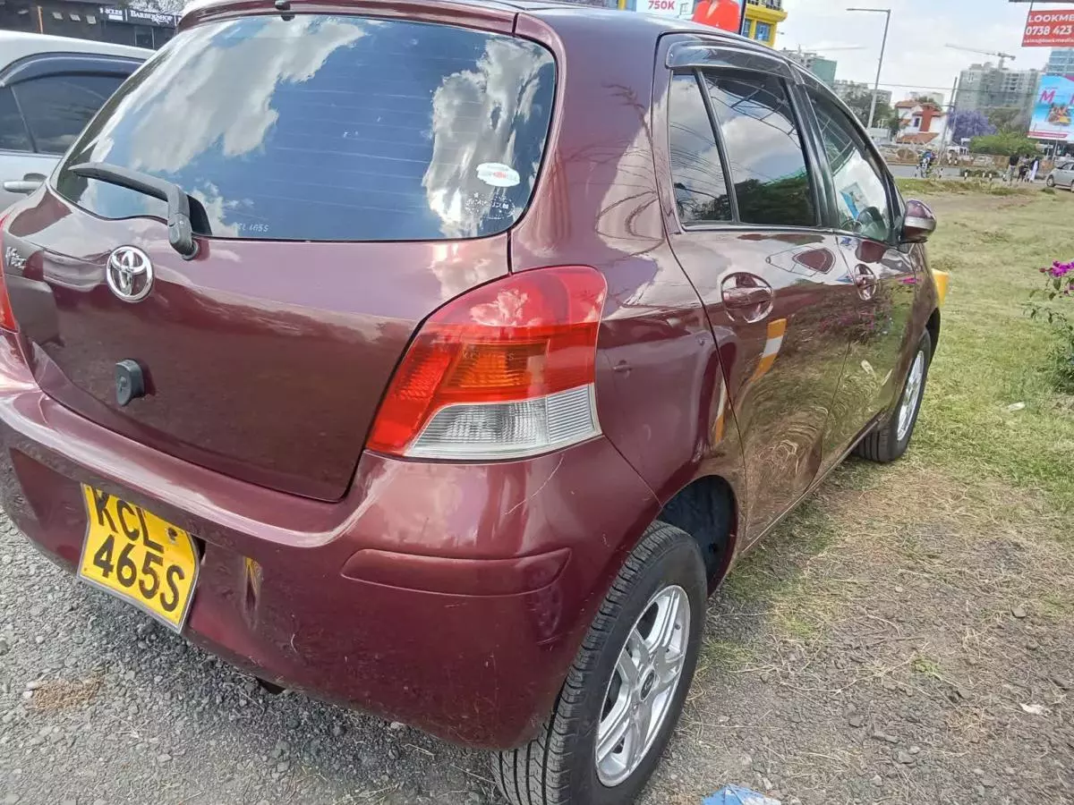 Toyota Vitz   - 2009