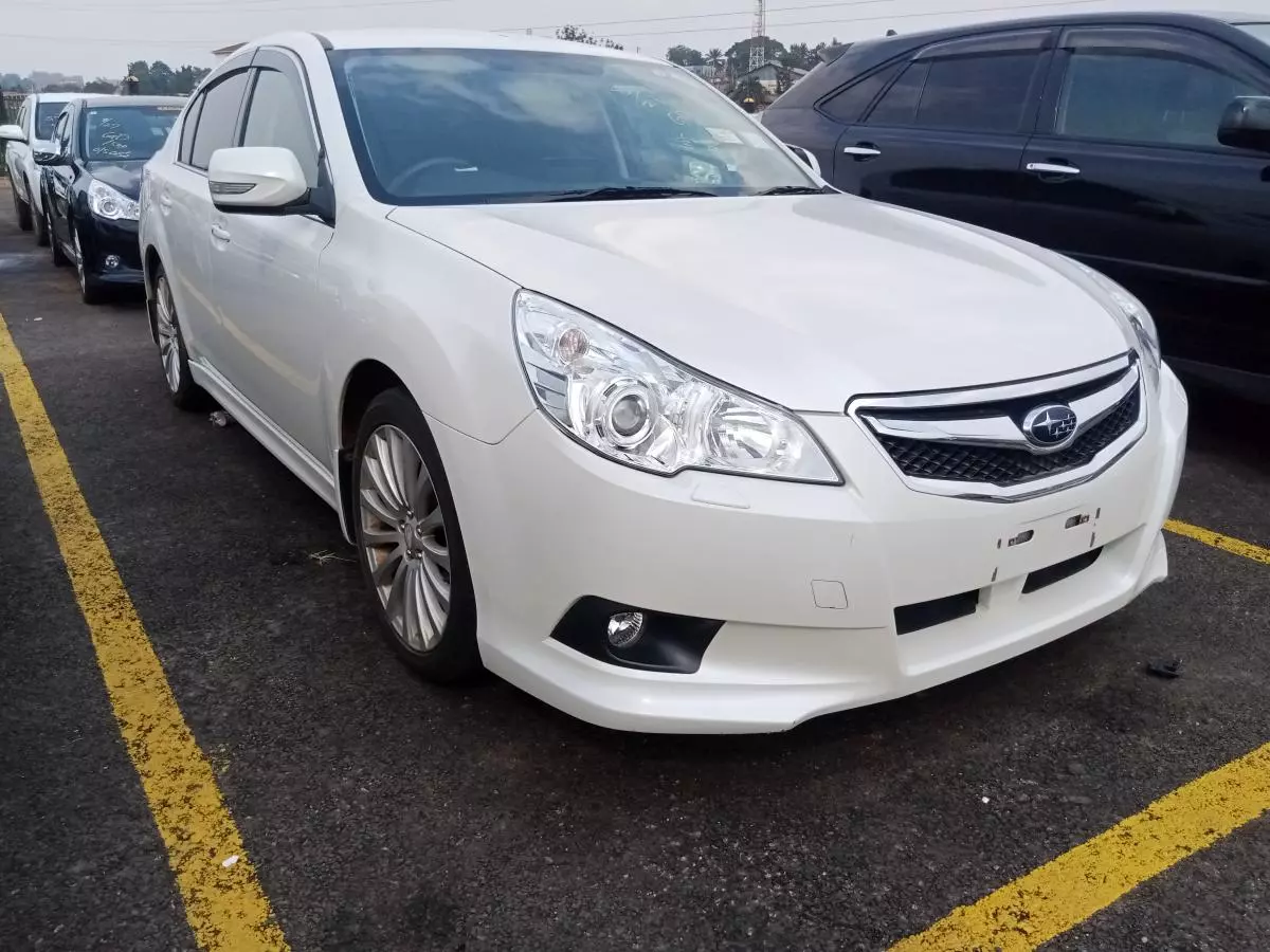 Subaru Legacy   - 2009