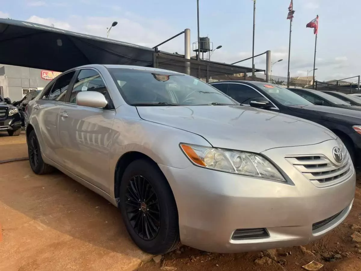 Toyota Camry   - 2007