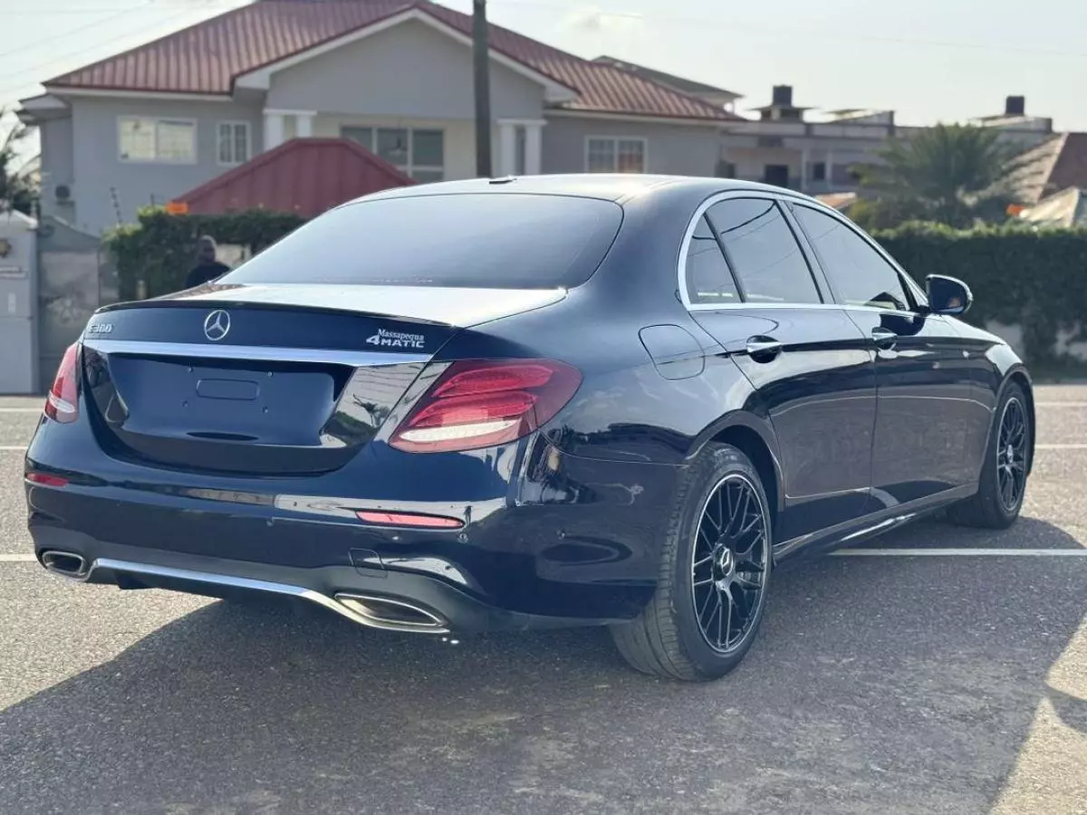 Mercedes-Benz E 300   - 2018