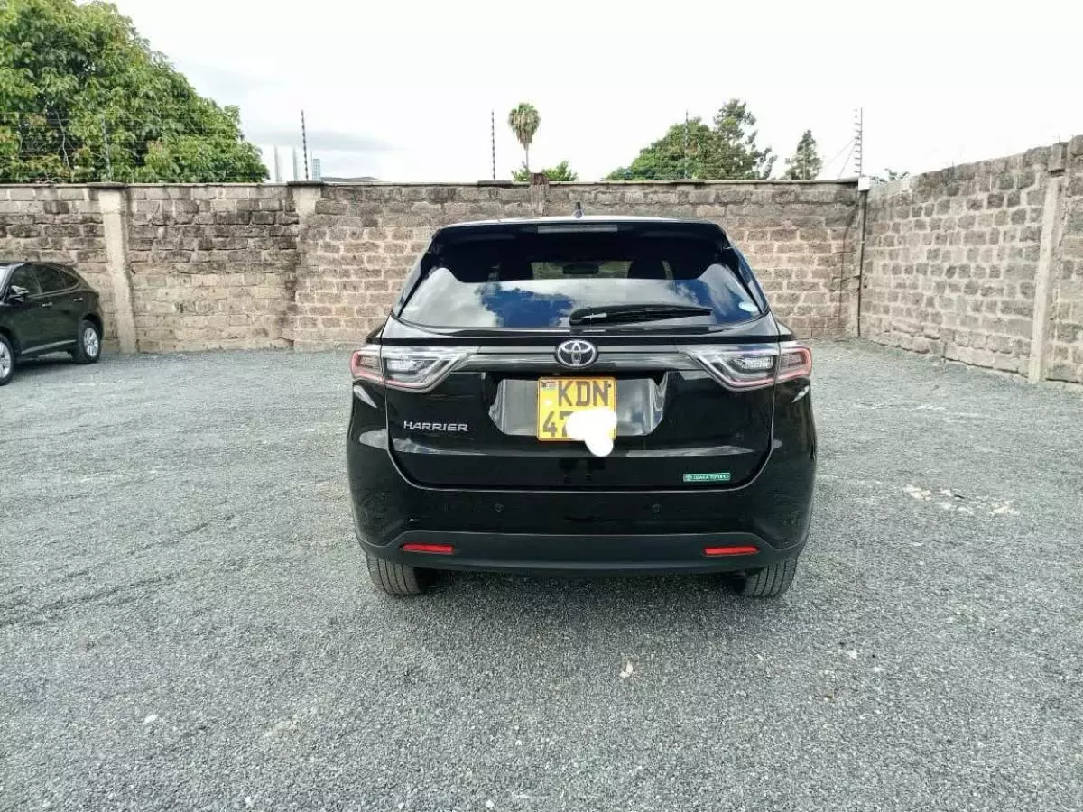 Toyota Harrier   - 2017