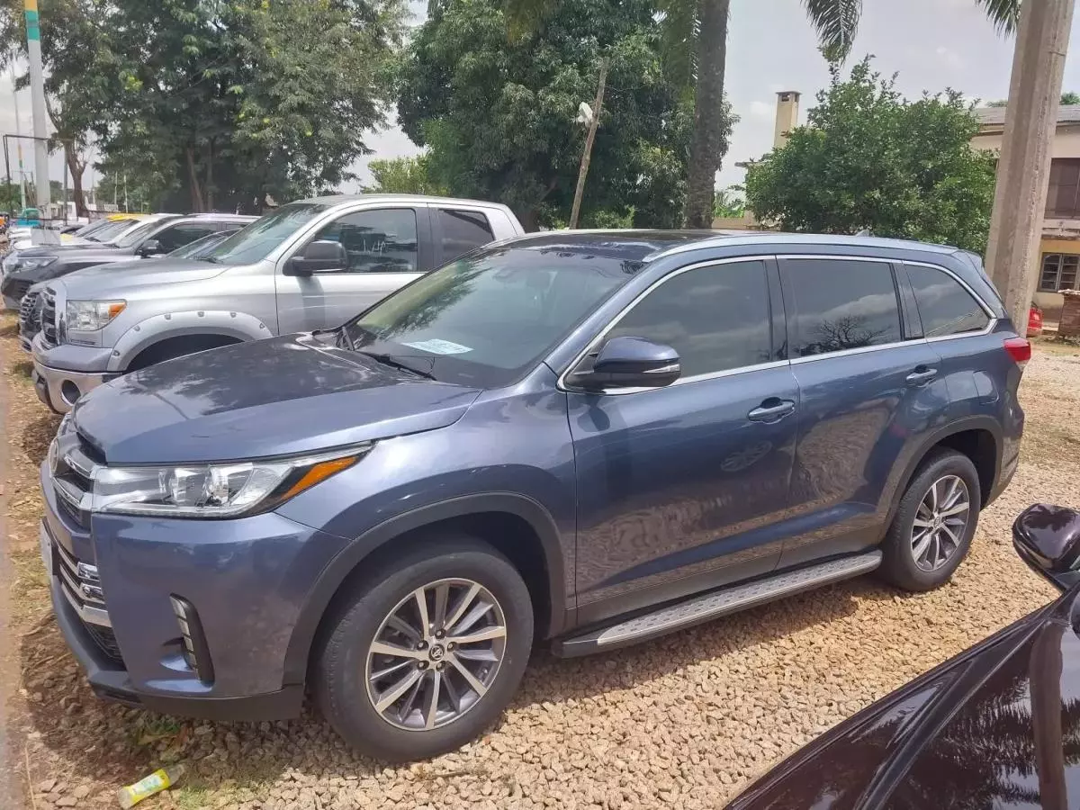 Toyota Highlander   - 2019