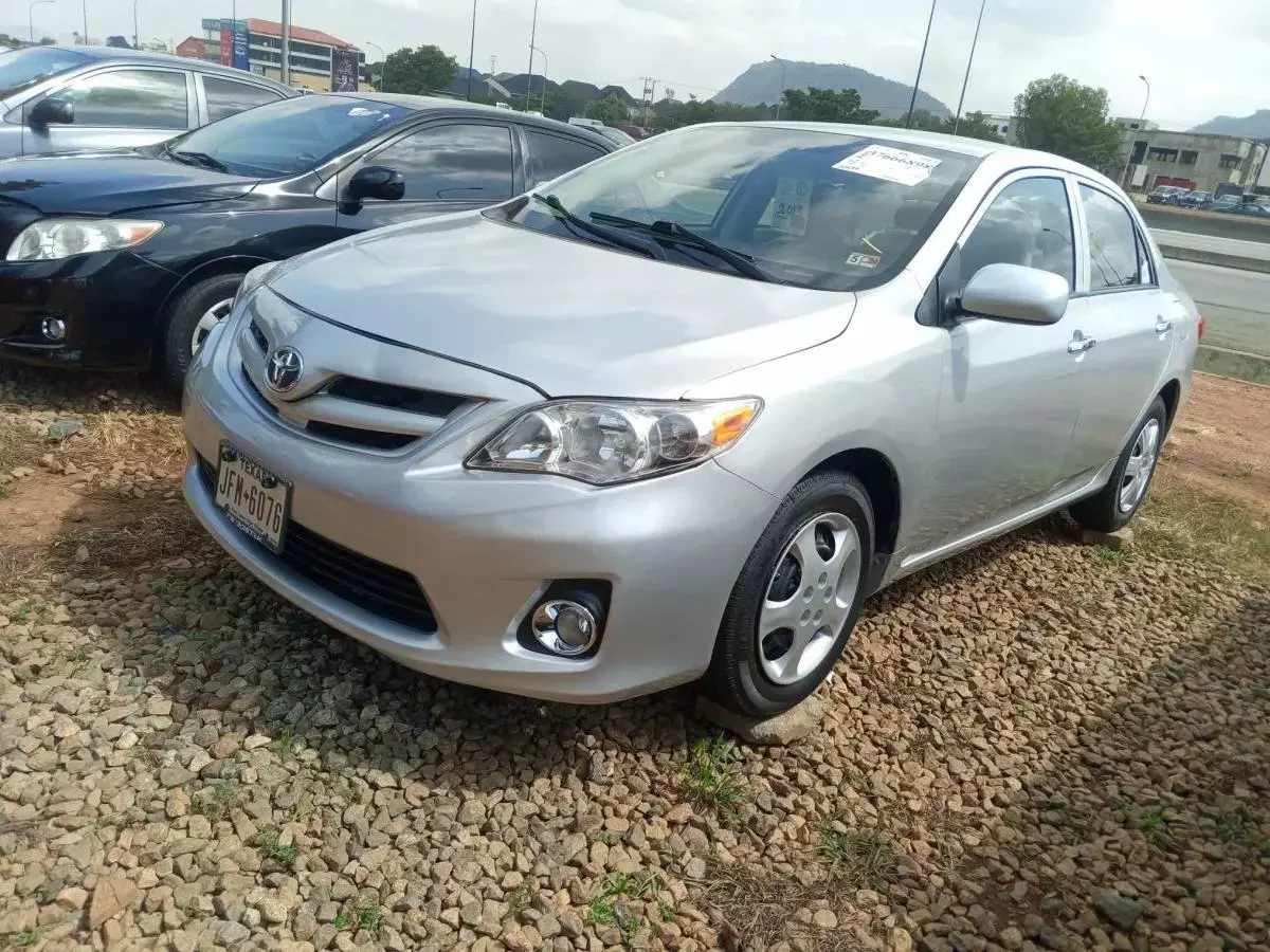 Toyota Corolla   - 2013