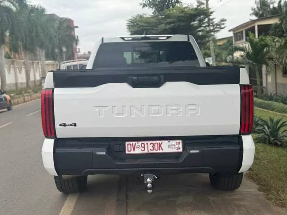 Toyota Tundra   - 2023