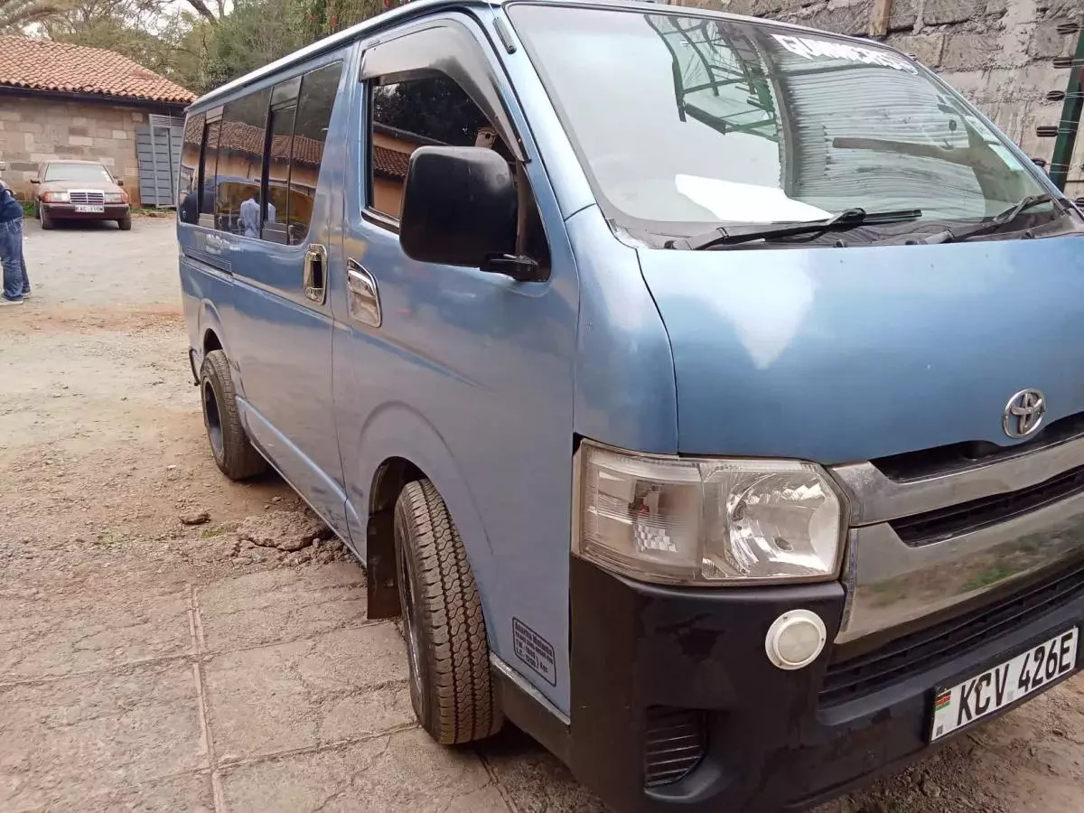 Toyota Hiace   - 2014