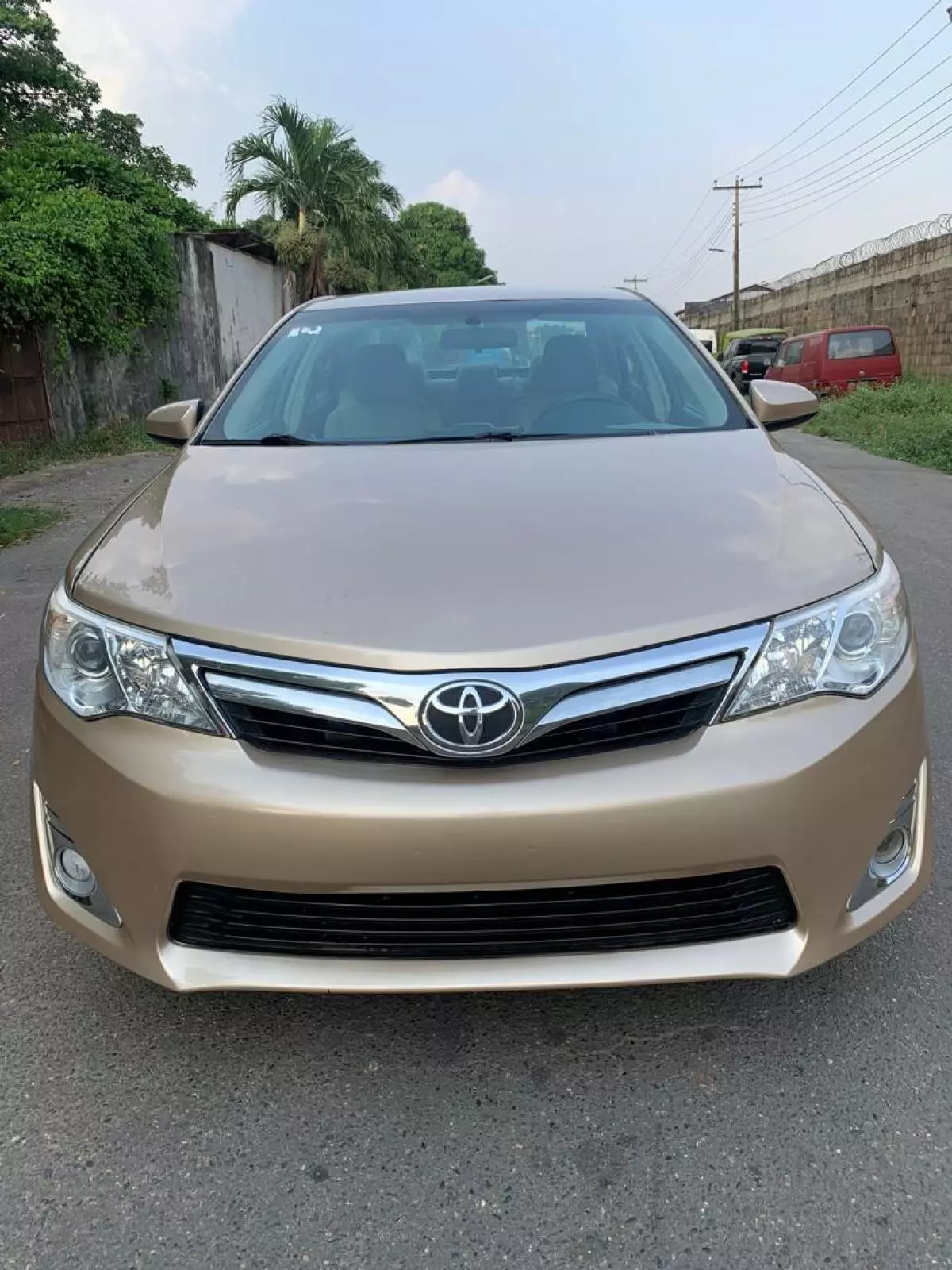 Toyota Camry   - 2012