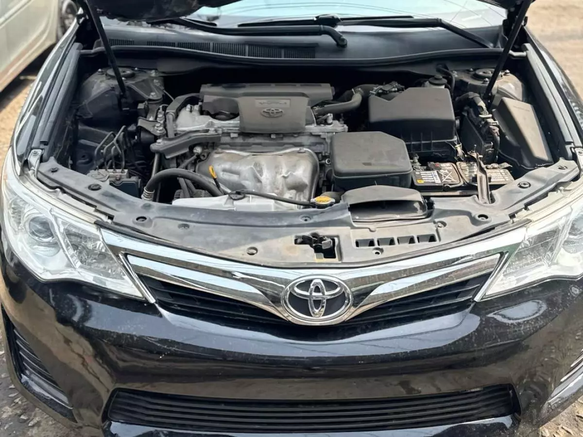 Toyota Camry   - 2012