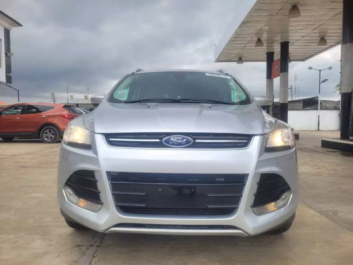 Ford Escape   - 2014