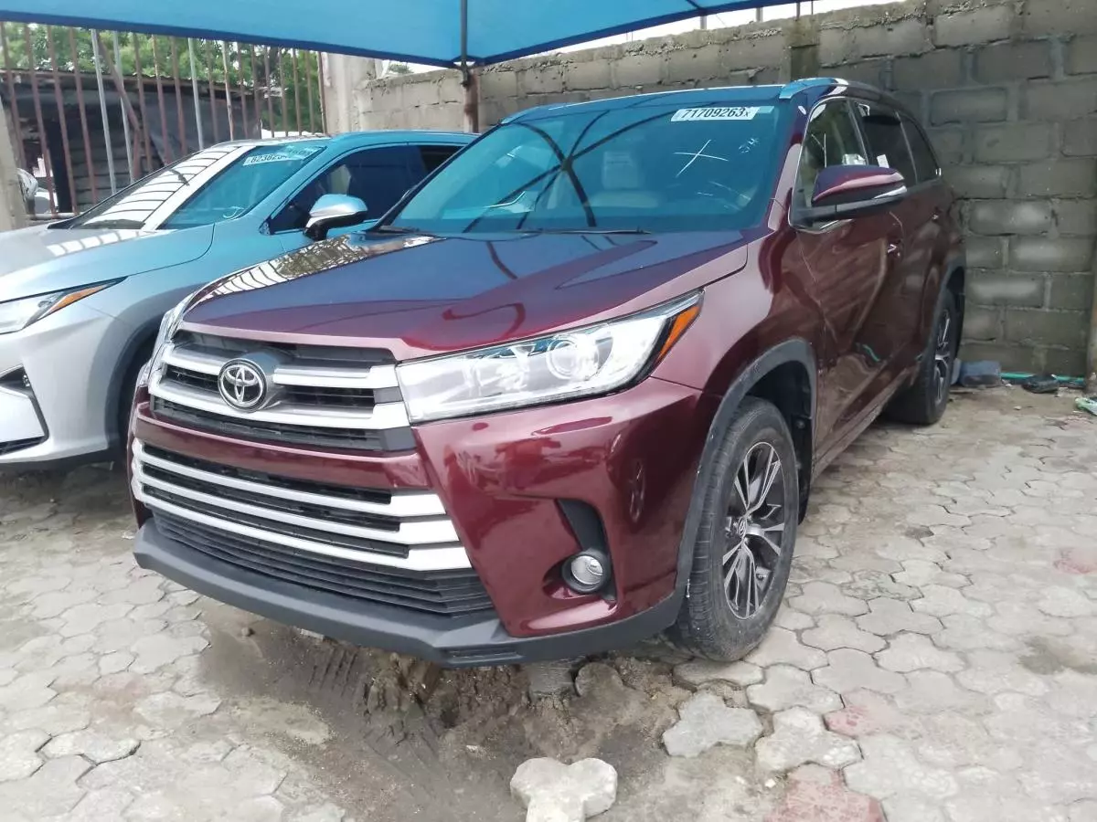 Toyota Highlander   - 2016