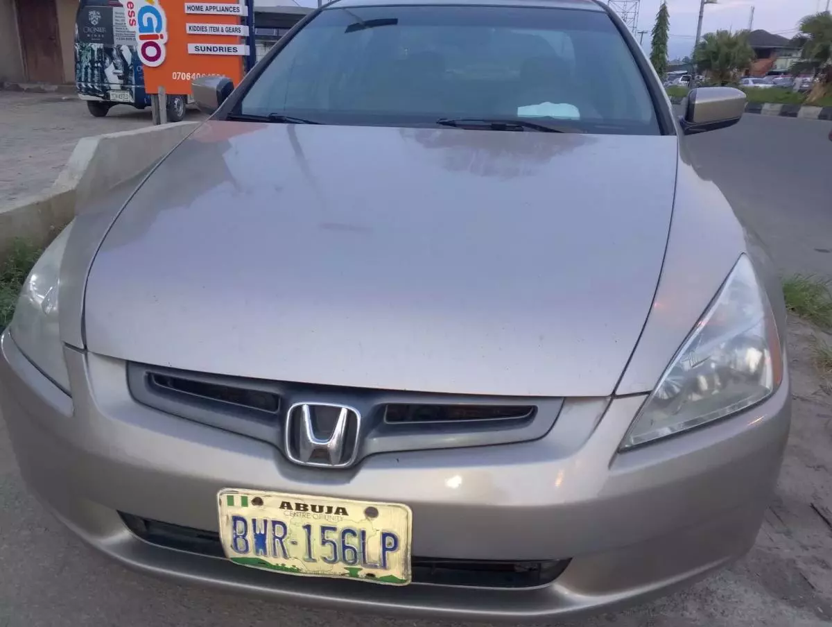 Honda Accord   - 2003