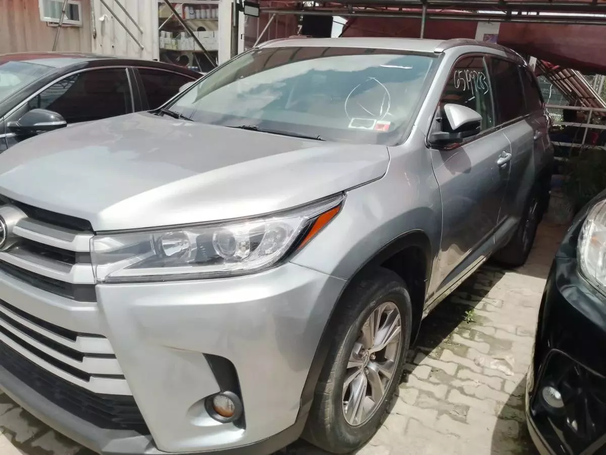 Toyota Highlander   - 2015