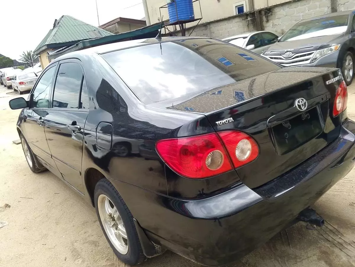 Toyota Corolla   - 2002